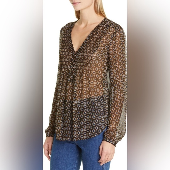 NEW! Veronica beard Lowell Token-Print Blouse ✨size 4 NWT! - Picture 8 of 9
